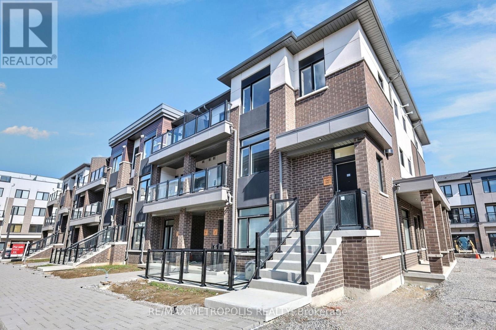 Photo 1 of 1012 1695 Dersan Street, Pickering ON