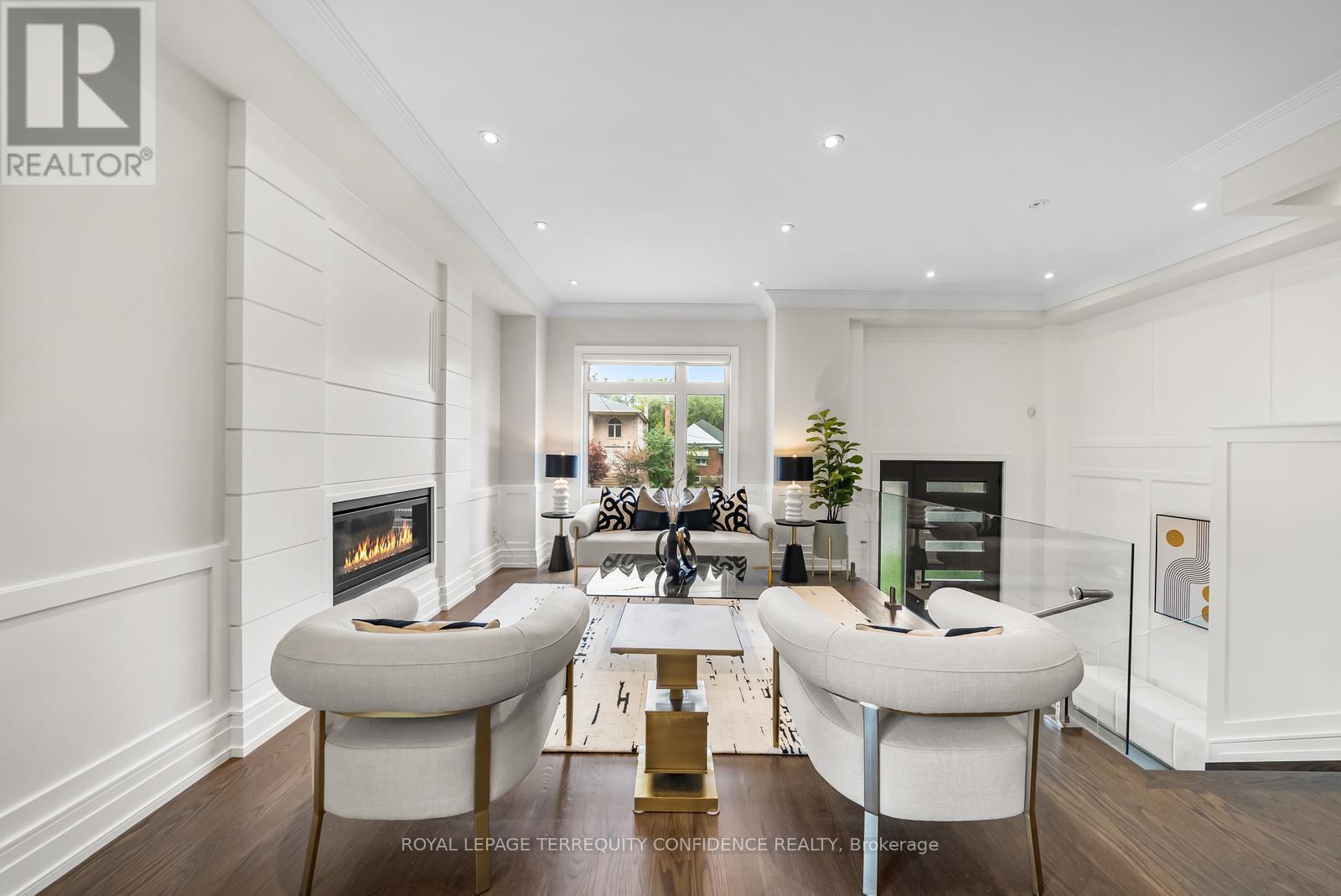 Photo 19 of 57 B Horsham Avenue, Toronto ON