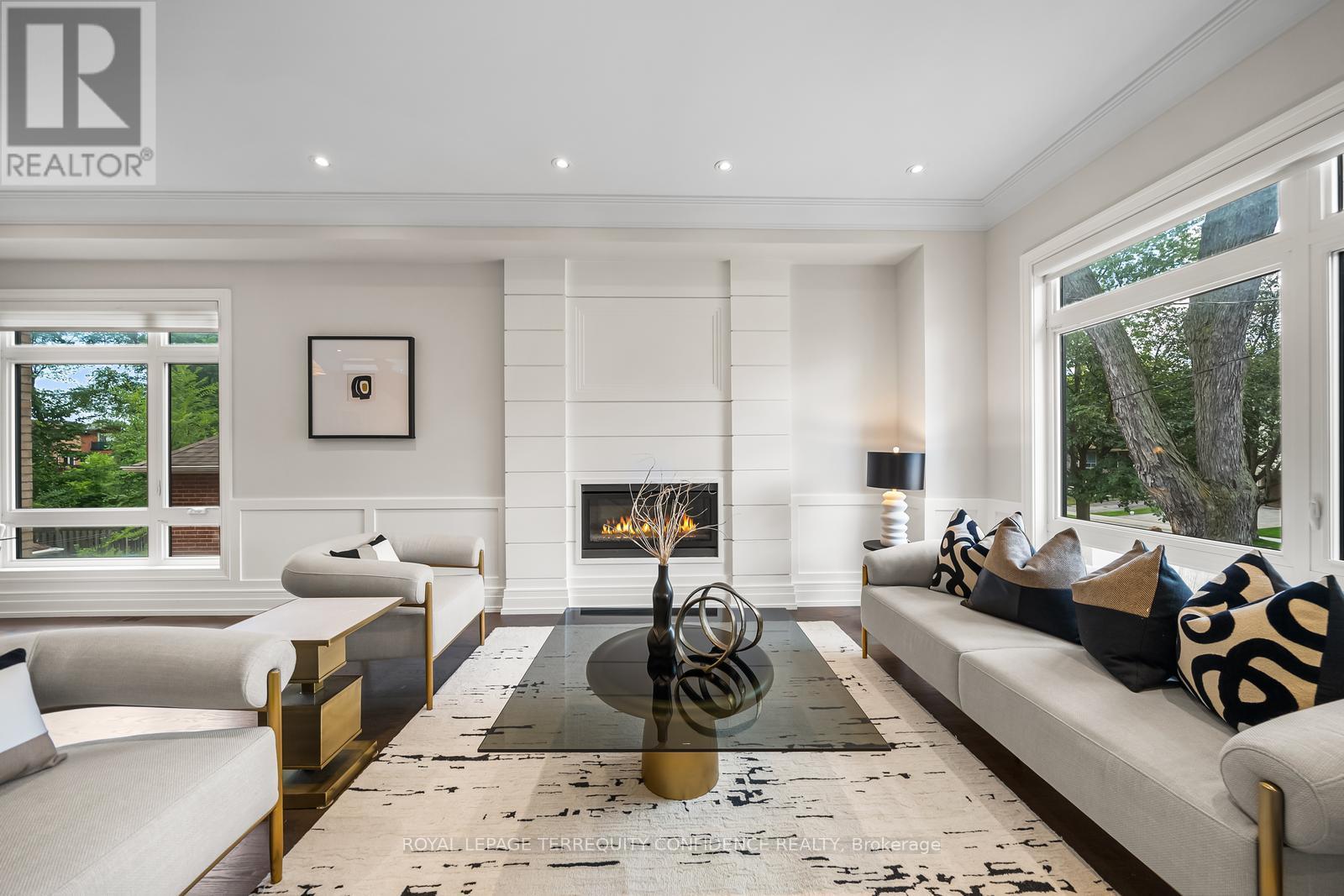 Photo 23 of 57 B Horsham Avenue, Toronto ON