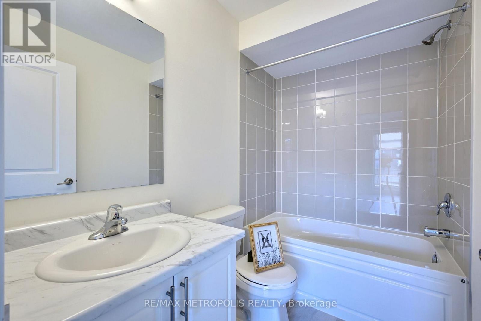 Photo 22 of 1012 1695 Dersan Street, Pickering ON