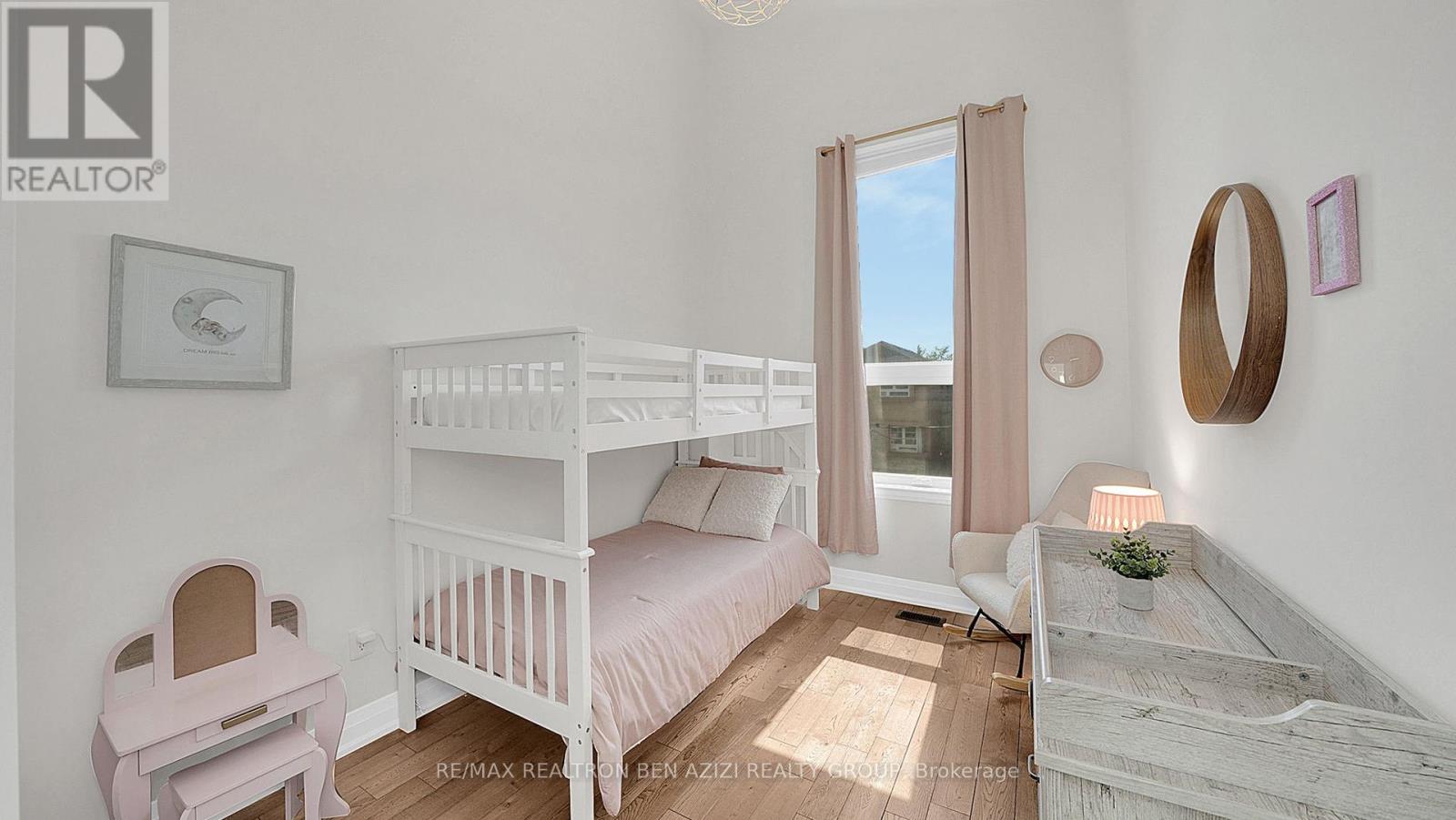 Photo 15 of 1070 Briar Hill Avenue, Toronto ON
