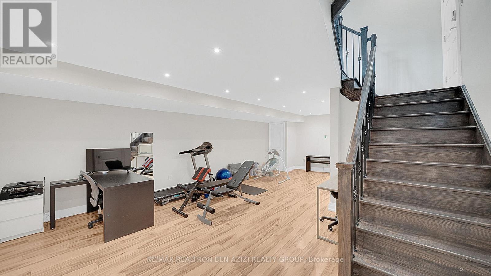 Photo 17 of 1070 Briar Hill Avenue, Toronto ON