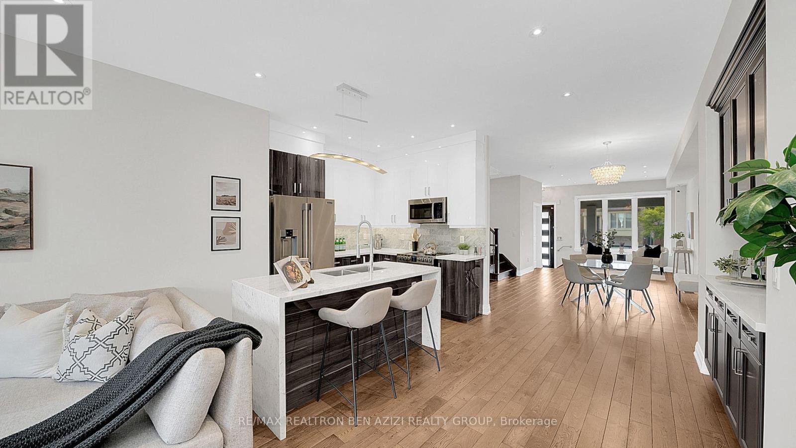 Photo 6 of 1070 Briar Hill Avenue, Toronto ON