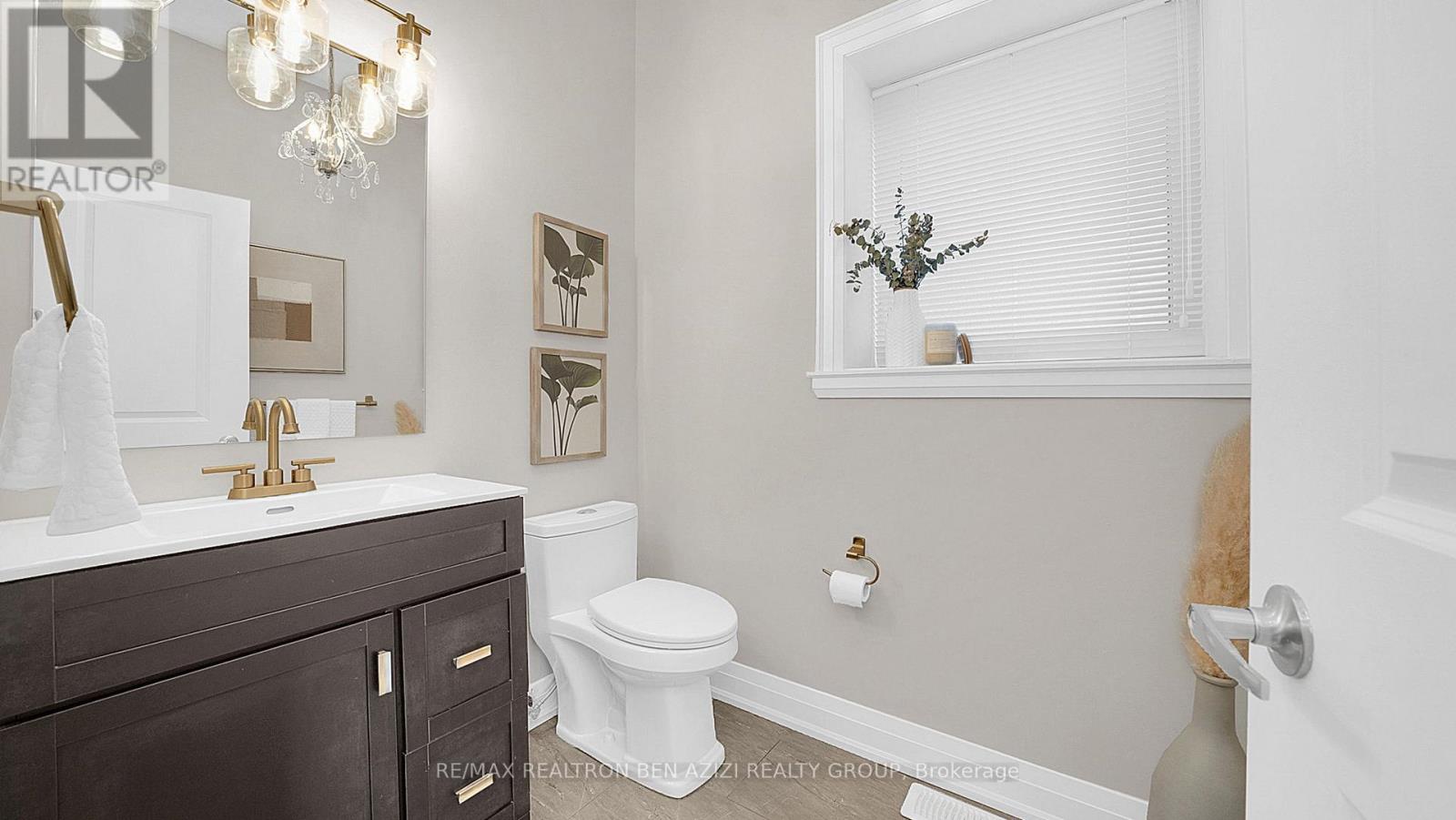Photo 8 of 1070 Briar Hill Avenue, Toronto ON