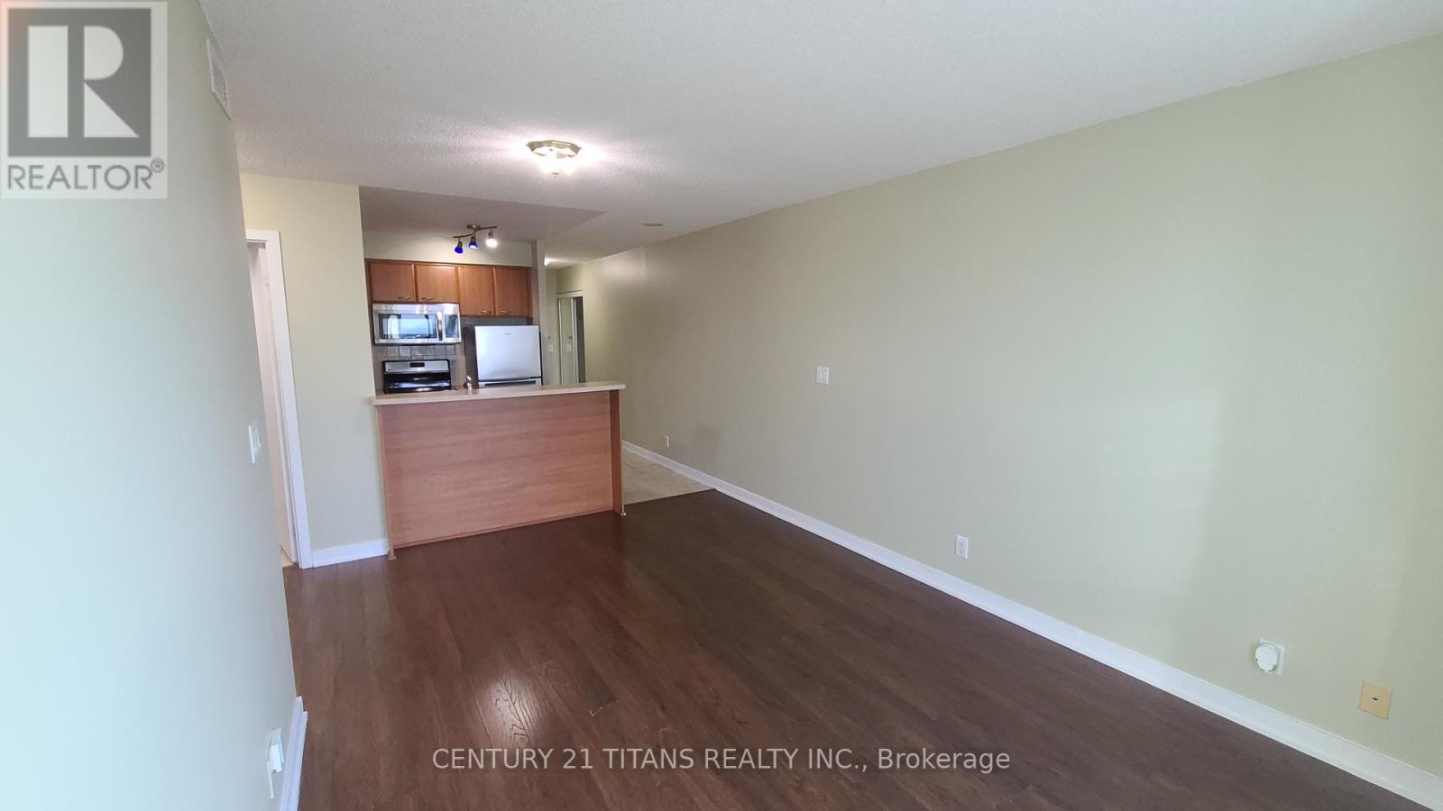 Photo 10 of 2015 36 Lee Centre Drive E, Toronto ON
