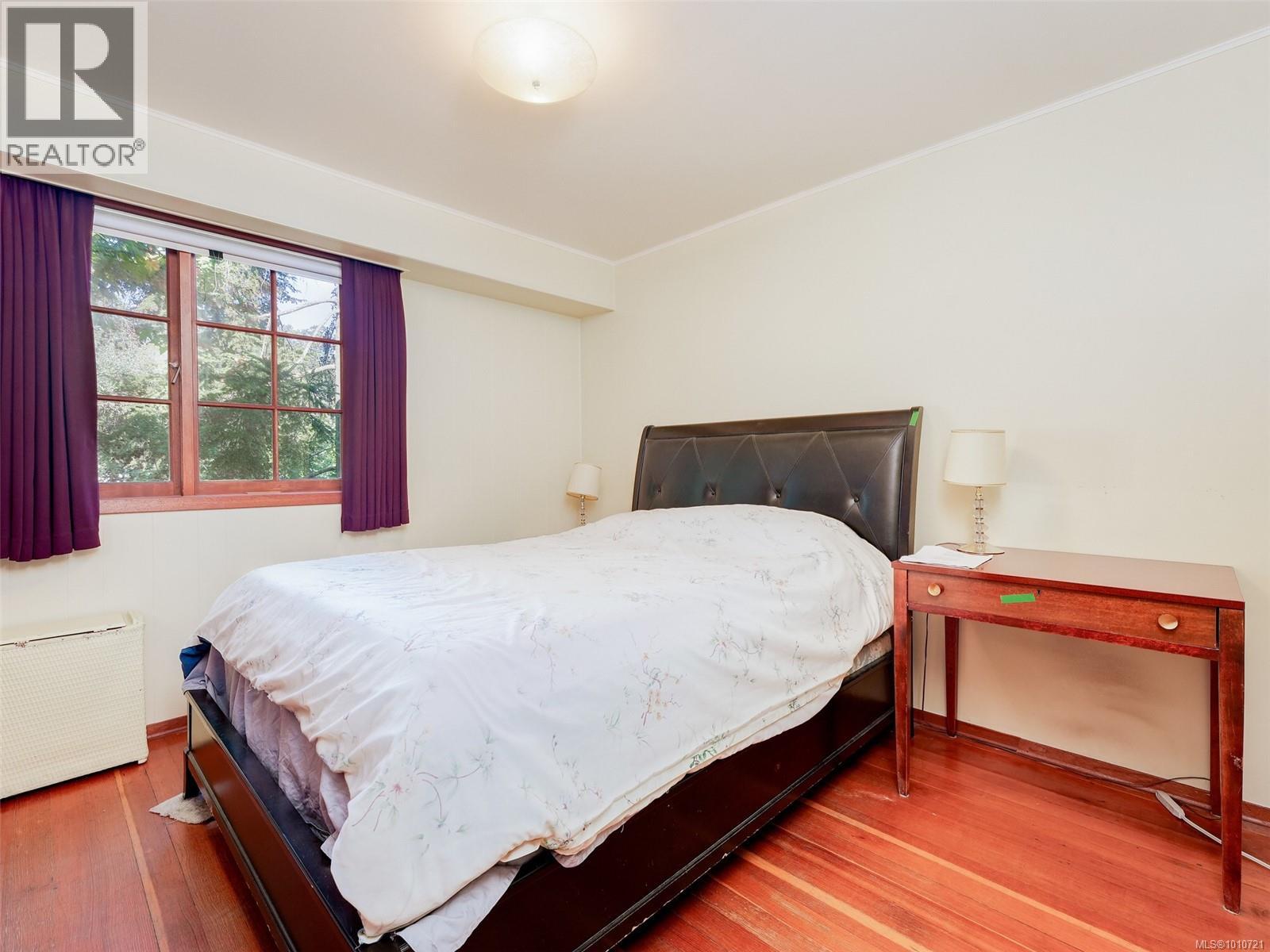 Photo 12 of 890 Burnside Rd W, Saanich BC