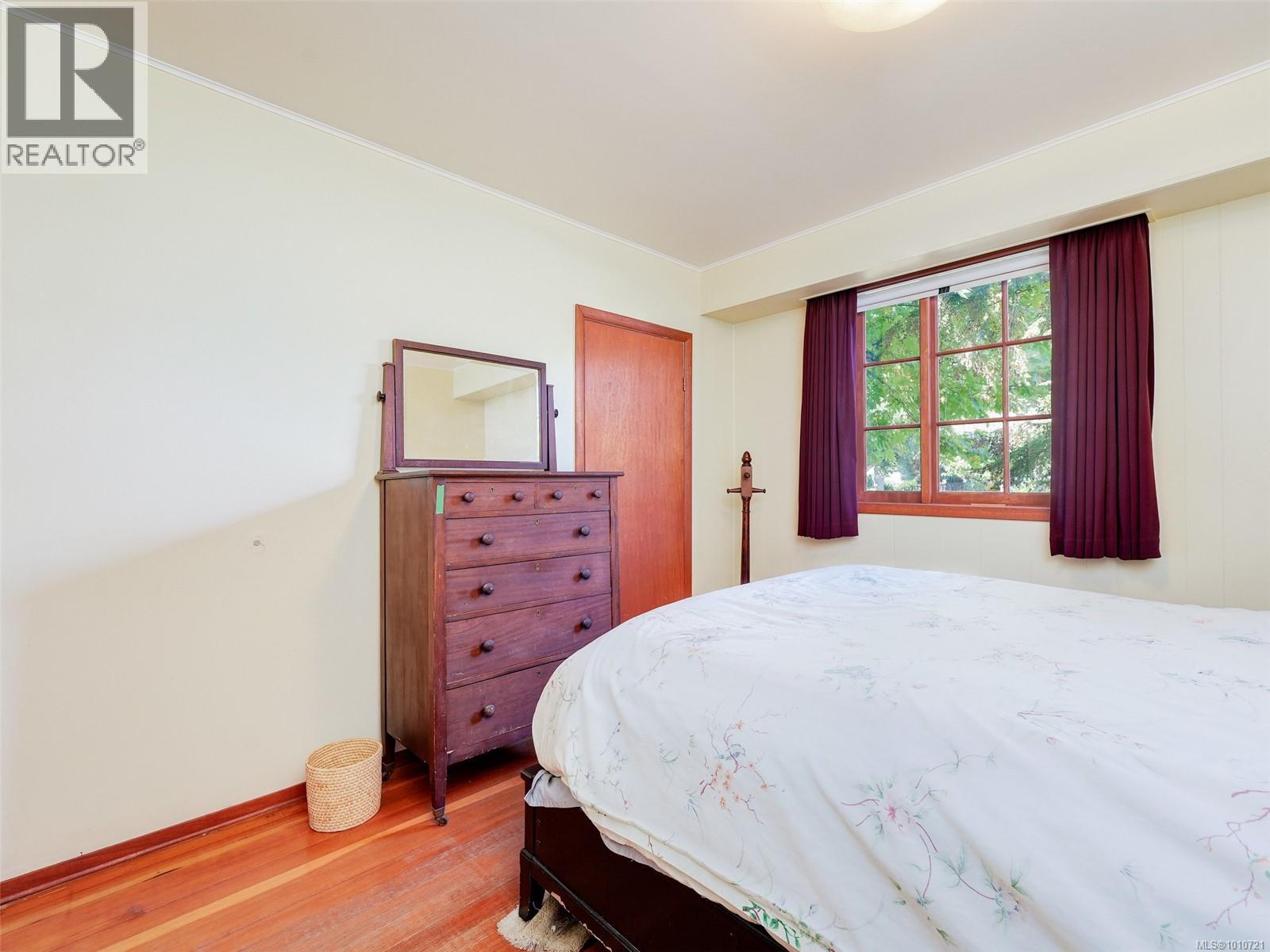 Photo 13 of 890 Burnside Rd W, Saanich BC