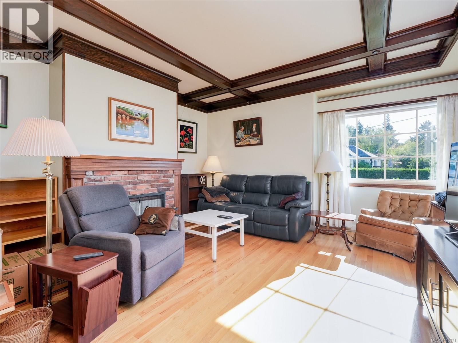 Photo 3 of 890 Burnside Rd W, Saanich BC