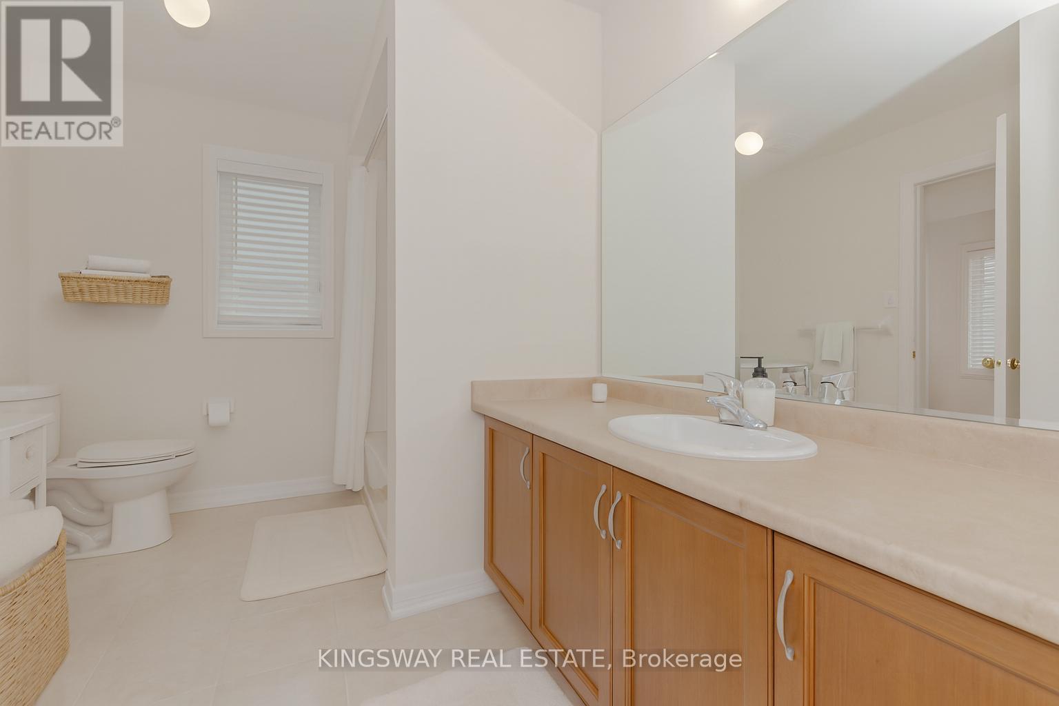 Photo 20 of 197 Ken Laushway Avenue, Whitchurchstouffville ON