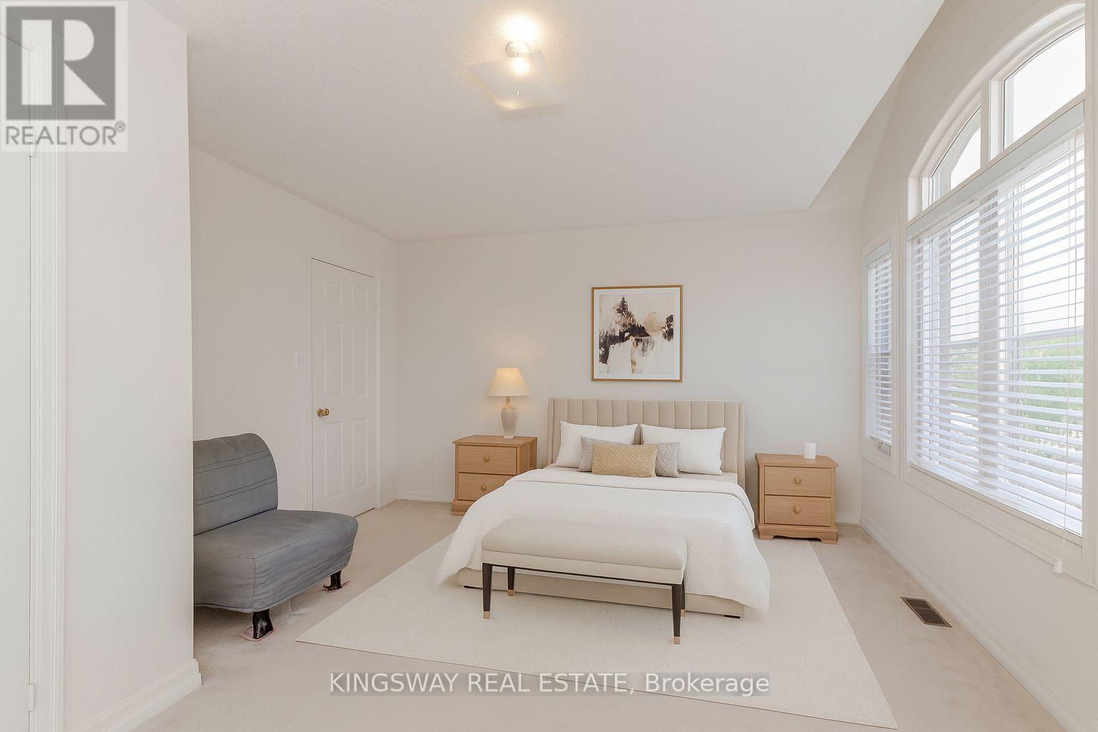 Photo 16 of 197 Ken Laushway Avenue, Whitchurchstouffville ON