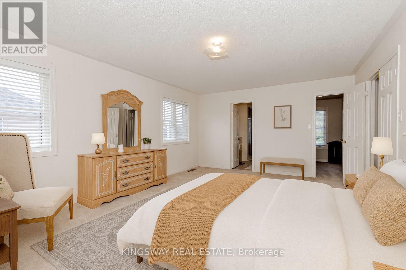 Photo 17 of 197 Ken Laushway Avenue, Whitchurchstouffville ON