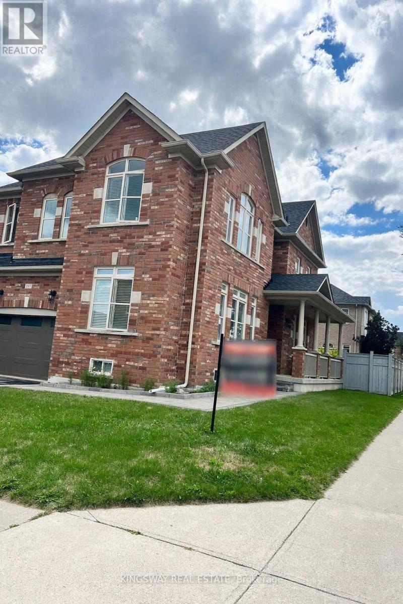 Photo 26 of 197 Ken Laushway Avenue, Whitchurchstouffville ON