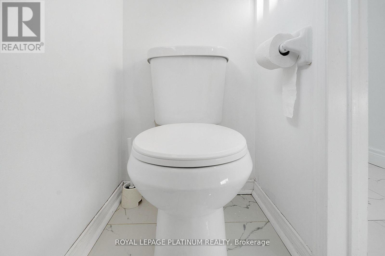 Photo 16 of 102 Bunchberry Way, Brampton ON