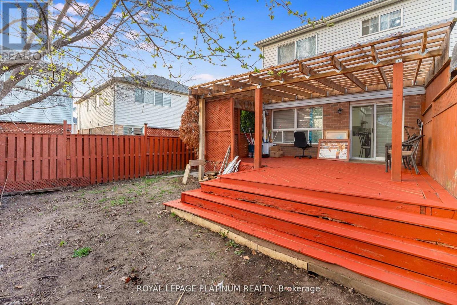 Photo 30 of 102 Bunchberry Way, Brampton ON