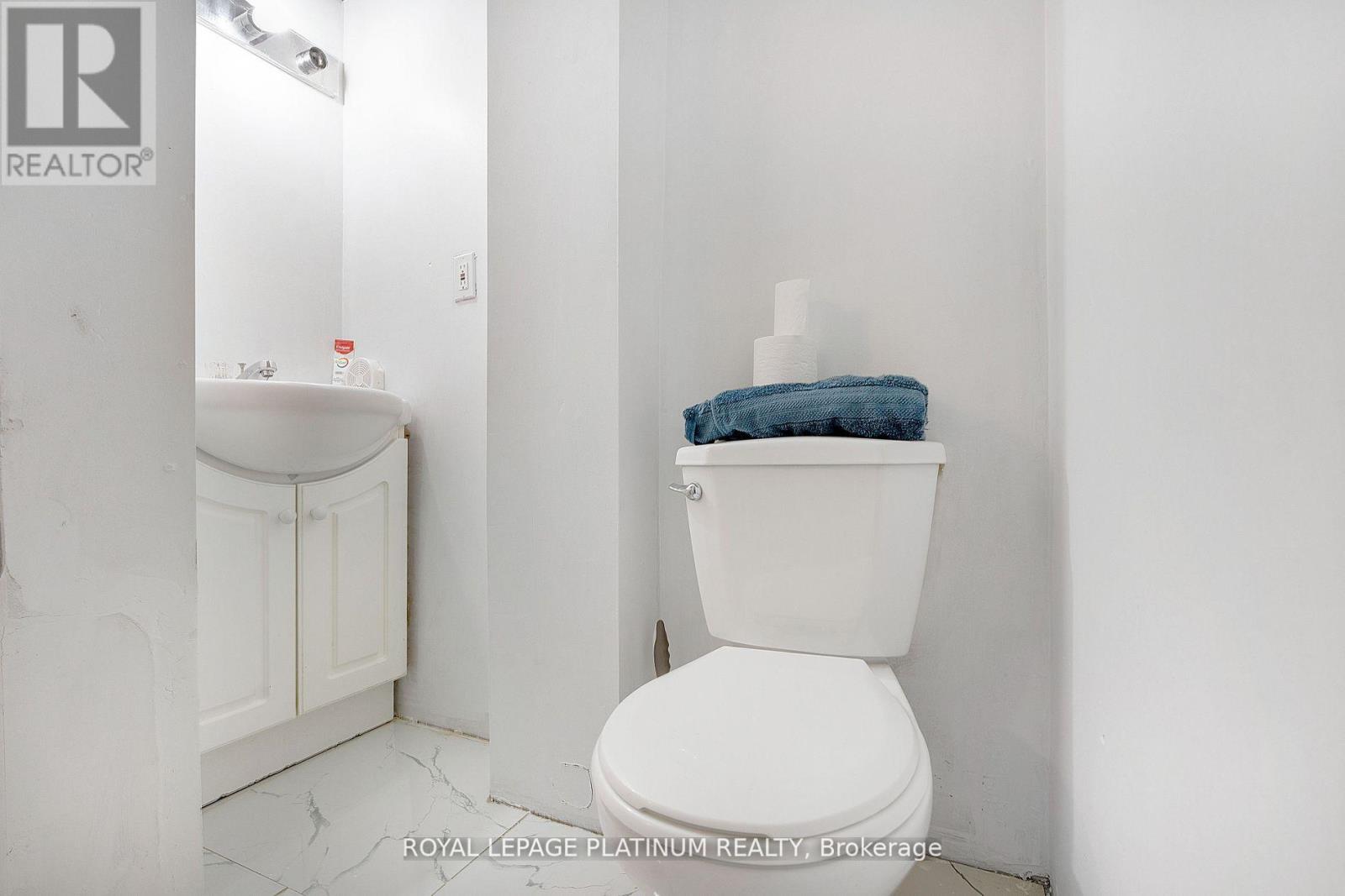 Photo 20 of 102 Bunchberry Way, Brampton ON