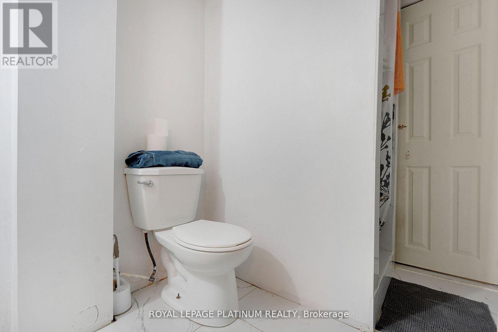 Photo 31 of 102 Bunchberry Way, Brampton ON