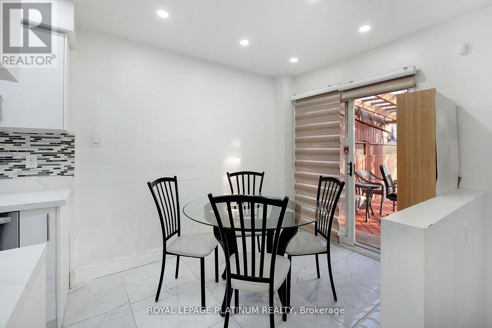 Photo 14 of 102 Bunchberry Way, Brampton ON