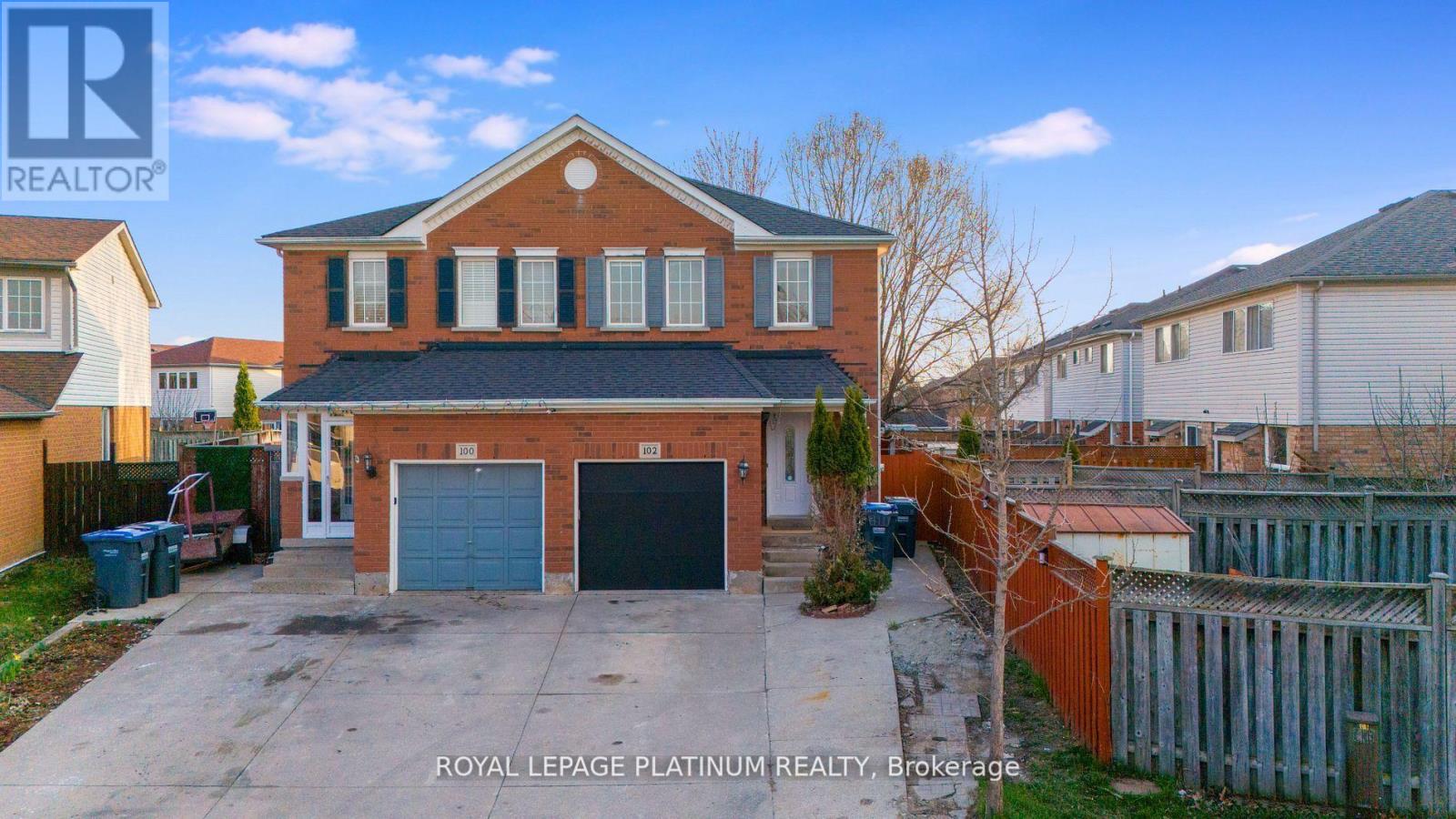 Photo 3 of 102 Bunchberry Way, Brampton ON