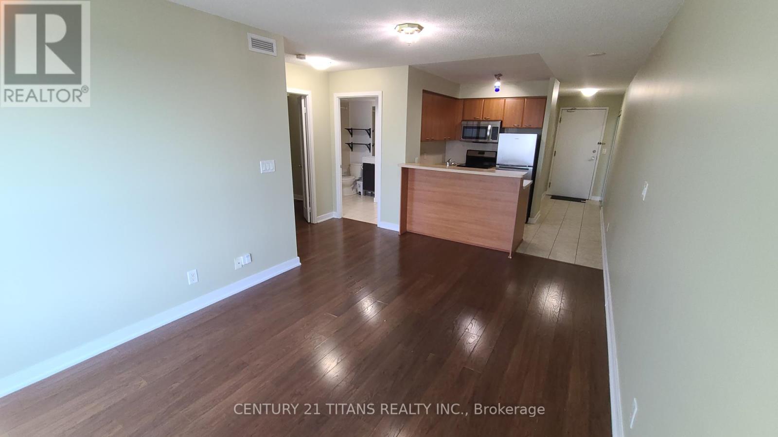 Photo 10 of 2015 36 Lee Centre Drive E, Toronto ON