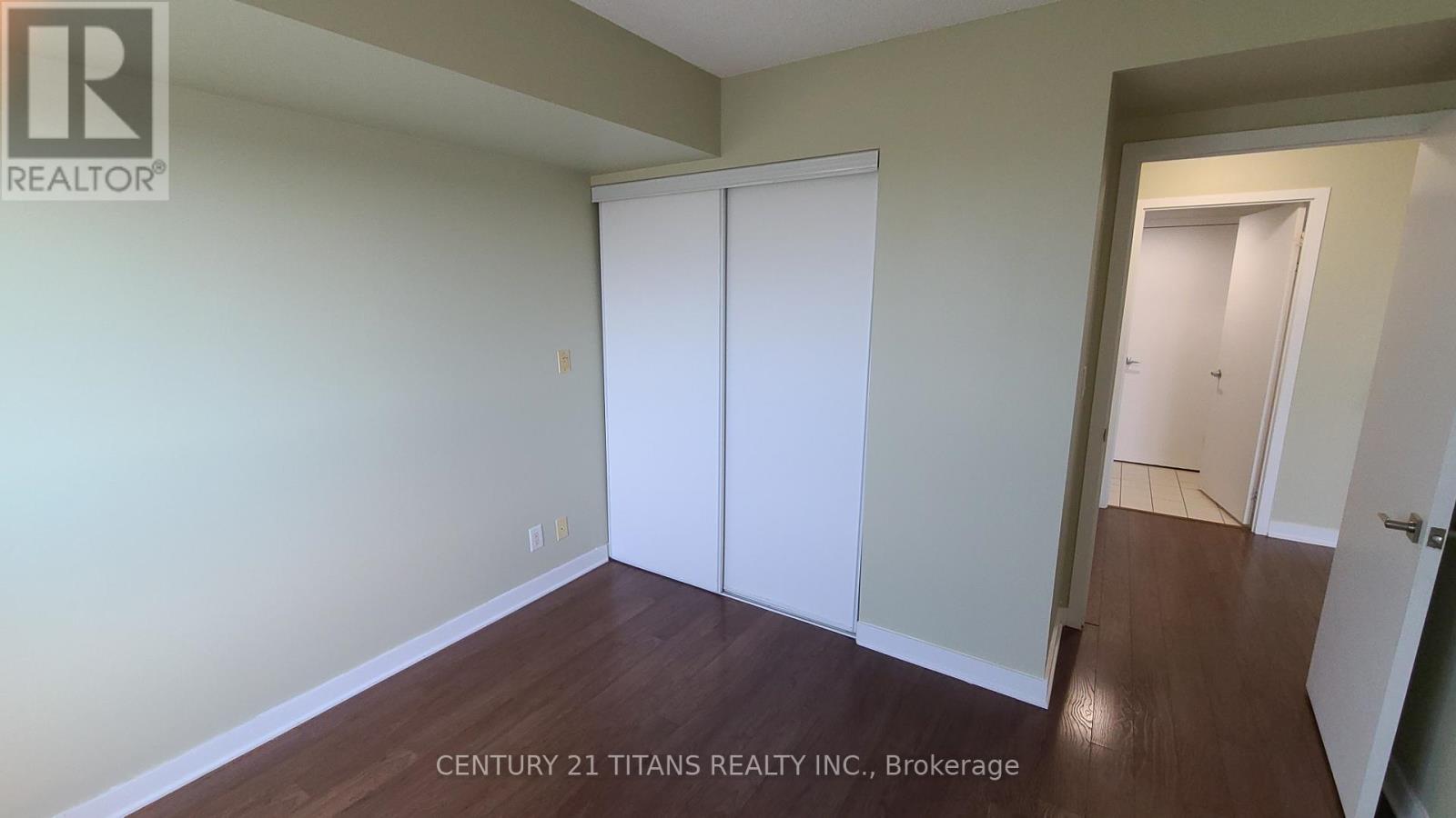 Photo 14 of 2015 36 Lee Centre Drive E, Toronto ON