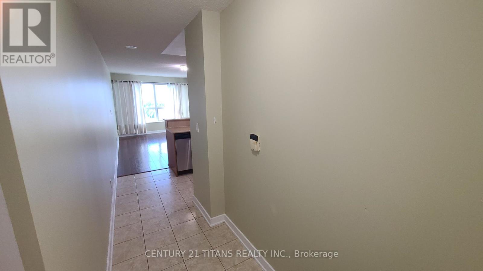 Photo 11 of 2015 36 Lee Centre Drive E, Toronto ON