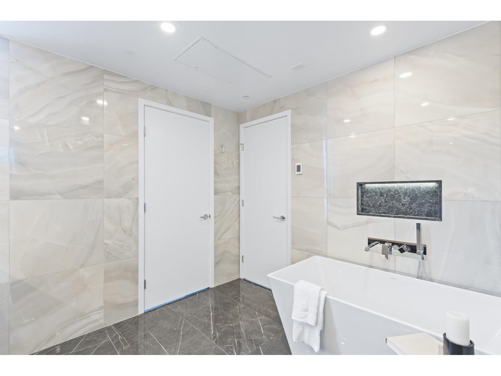 Photo 23 of 501 1342 Johnston Road, White Rock BC