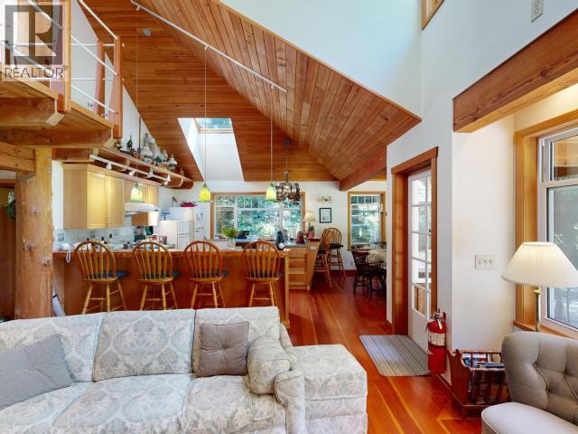 2777 CEDAR WAY, Savary Island