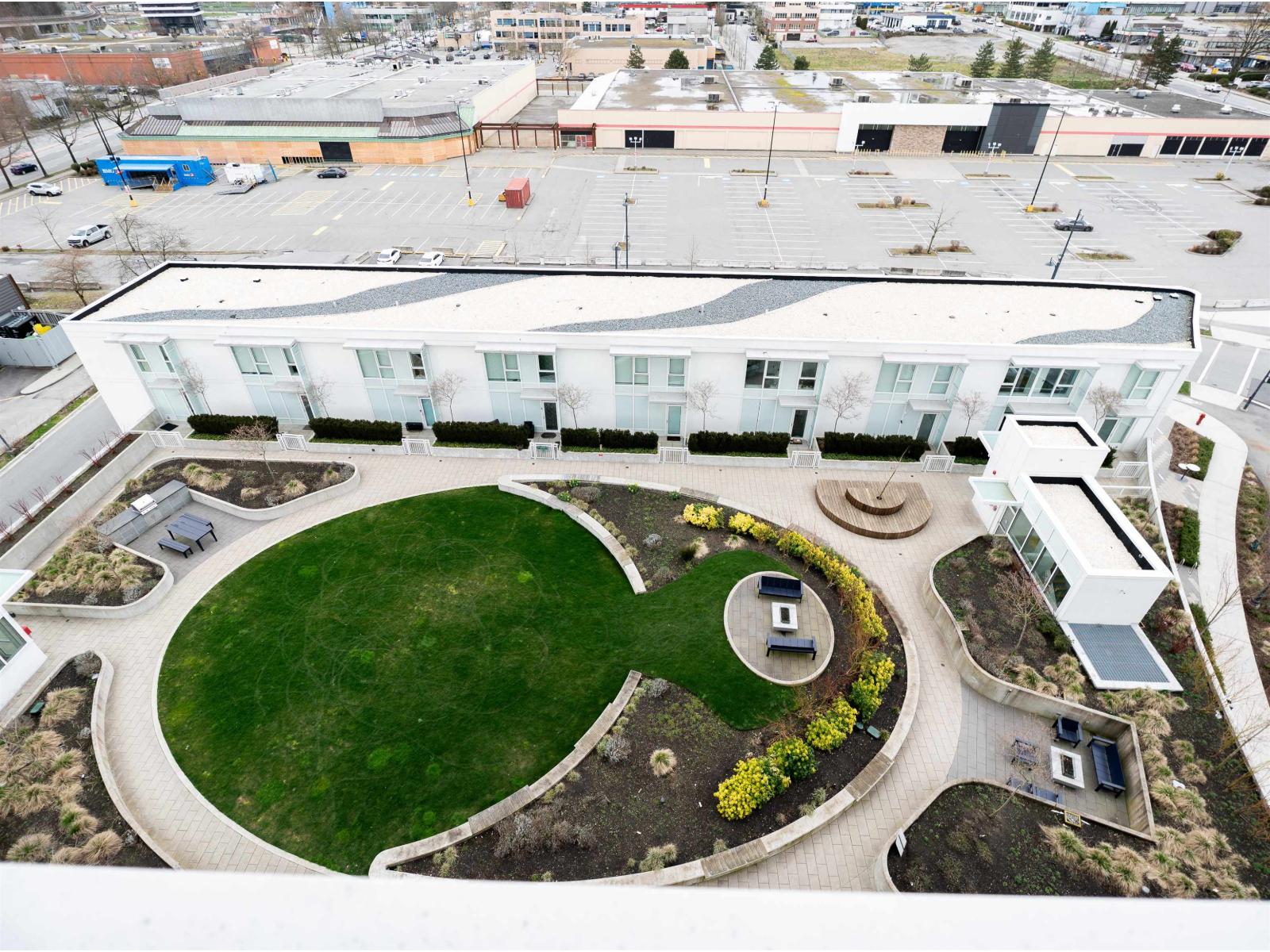 Photo 8 of 912 13685 102 Avenue, Surrey BC