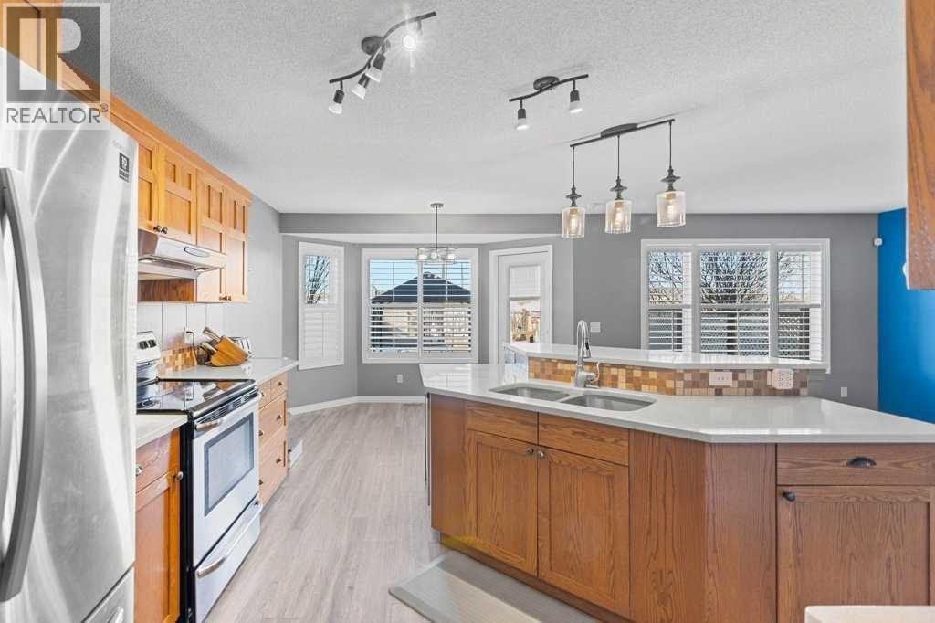 Single Family House for Sale in  Everglen Rise SW Evergreen Calgary 