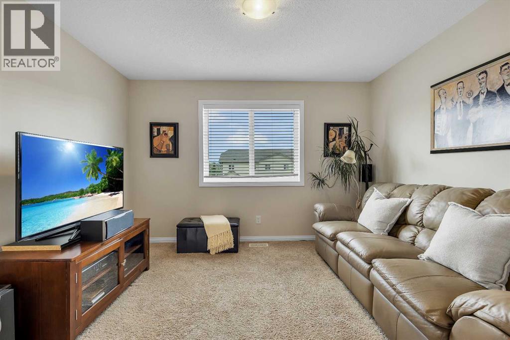 Photo 12 of 100 Clydesdale Way, Cochrane AB