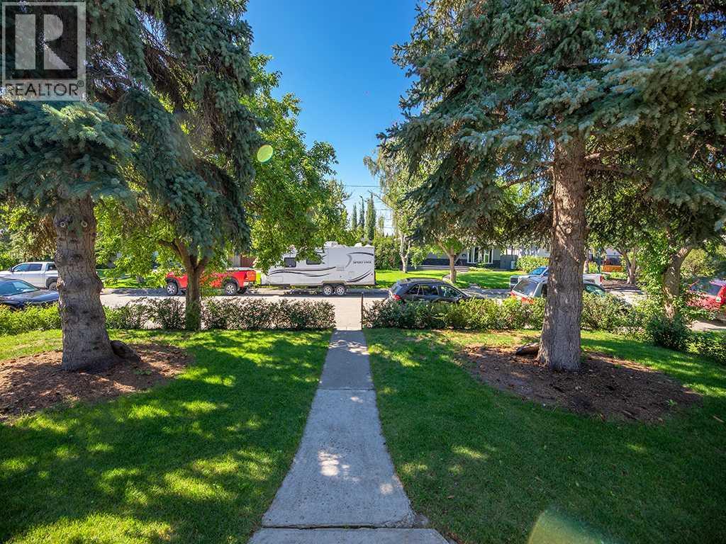 Single Family House Bungalow for Sale in  Windermere Road SW Wildwood Calgary 