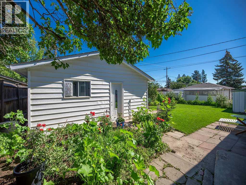Single Family House Bungalow for Sale in  Windermere Road SW Wildwood Calgary 