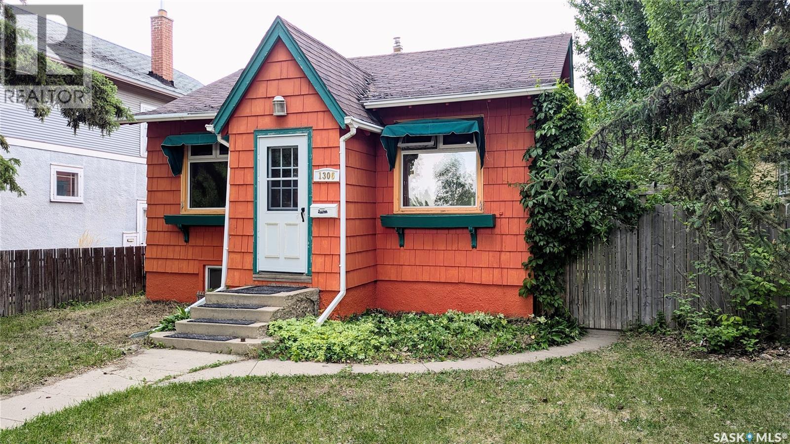 Single Family House Bungalow for Sale in  E AVENUE N Saskatoon 