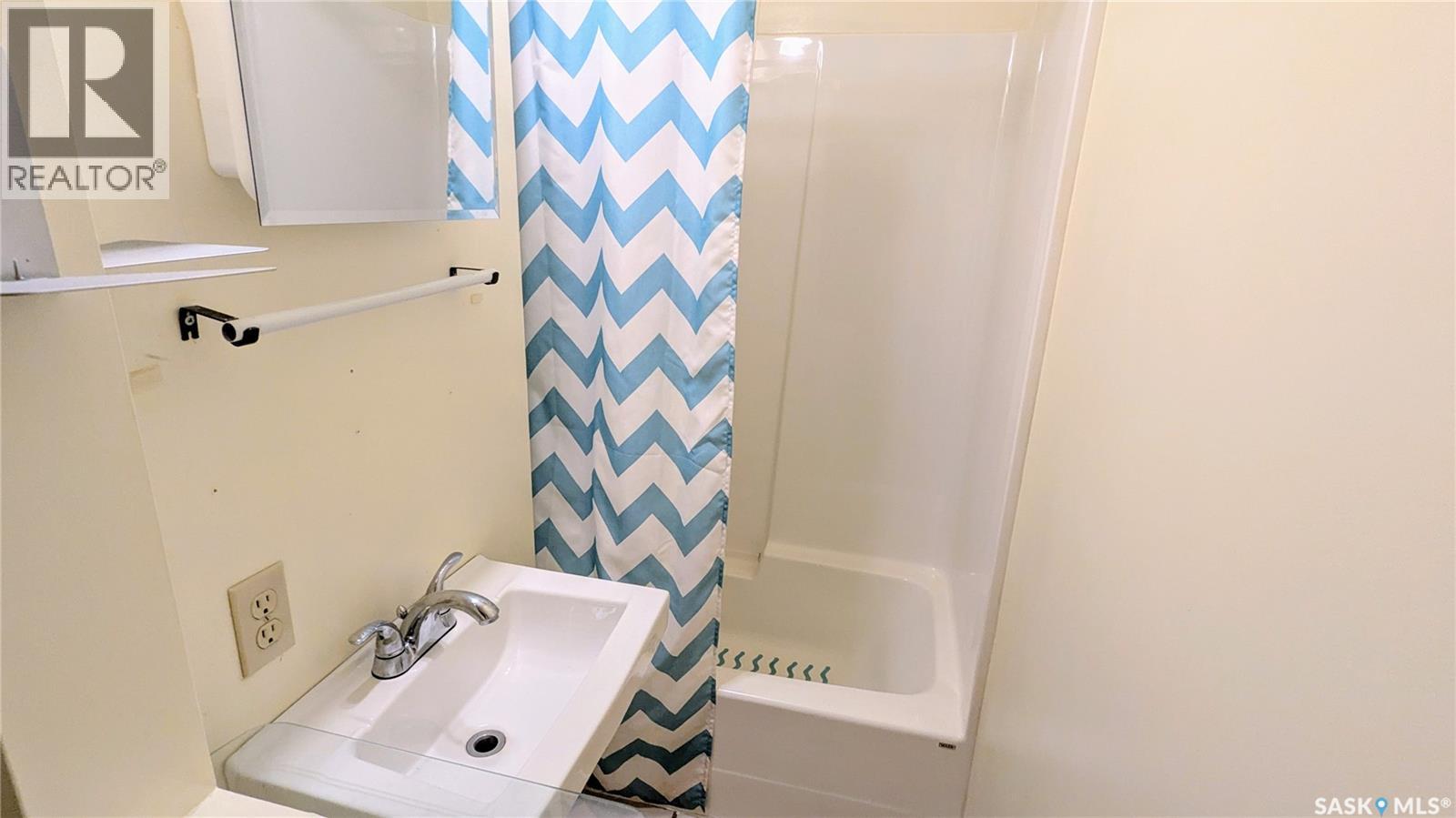 Single Family House Bungalow for Sale in  E AVENUE N Saskatoon 