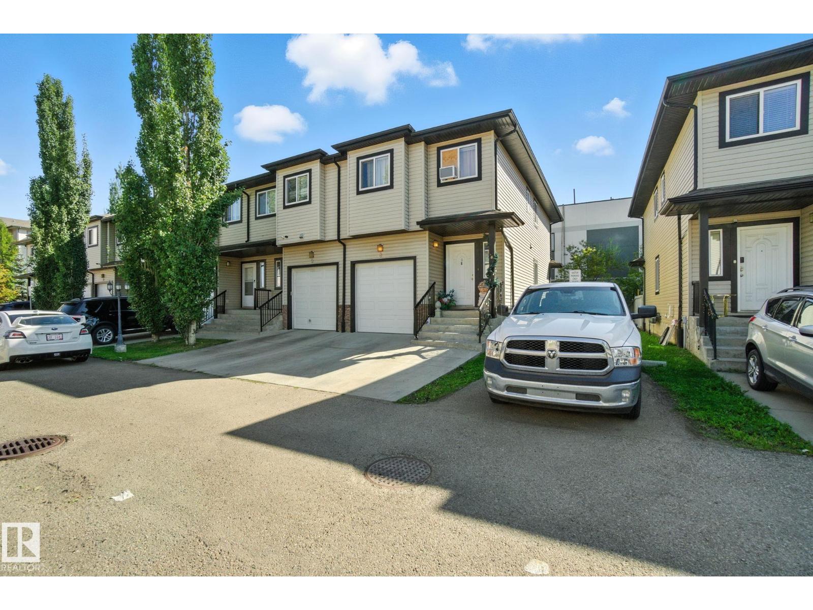 Photo 2 of 8 1820 34 Av Nw, Edmonton AB