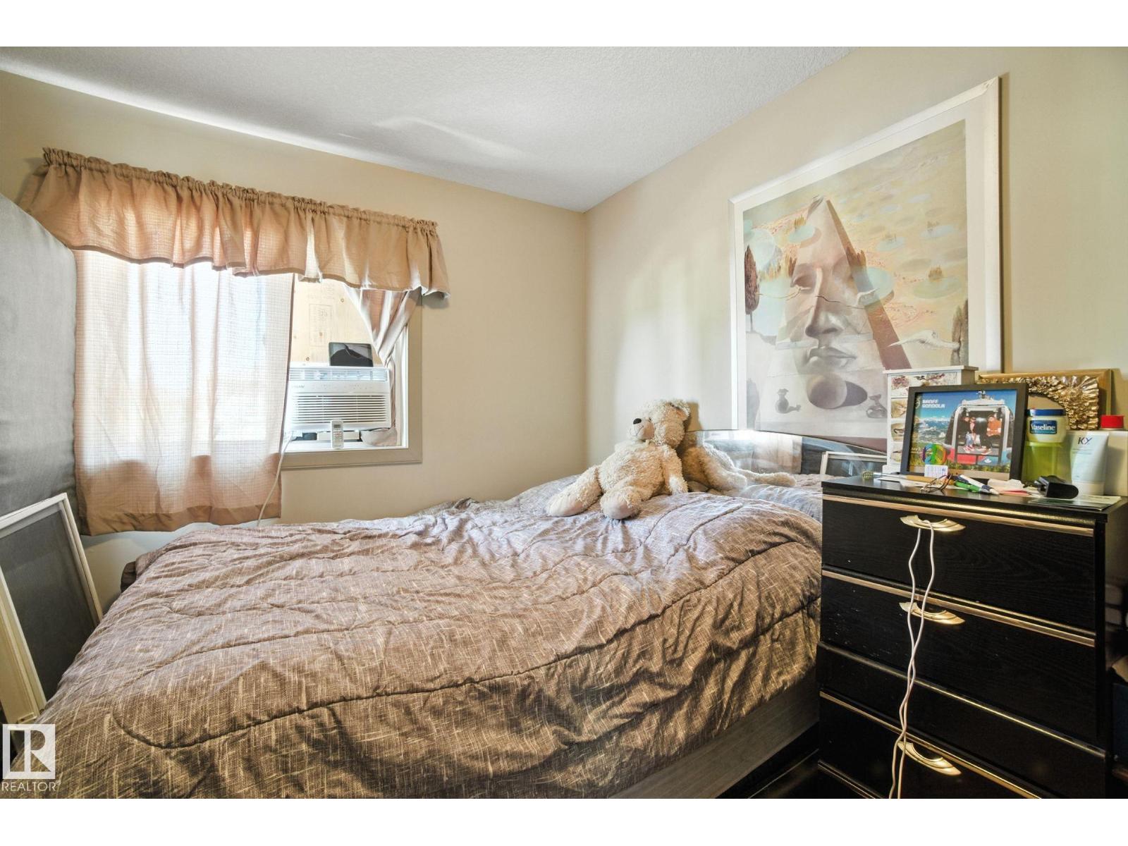 Photo 28 of 8 1820 34 Av Nw, Edmonton AB