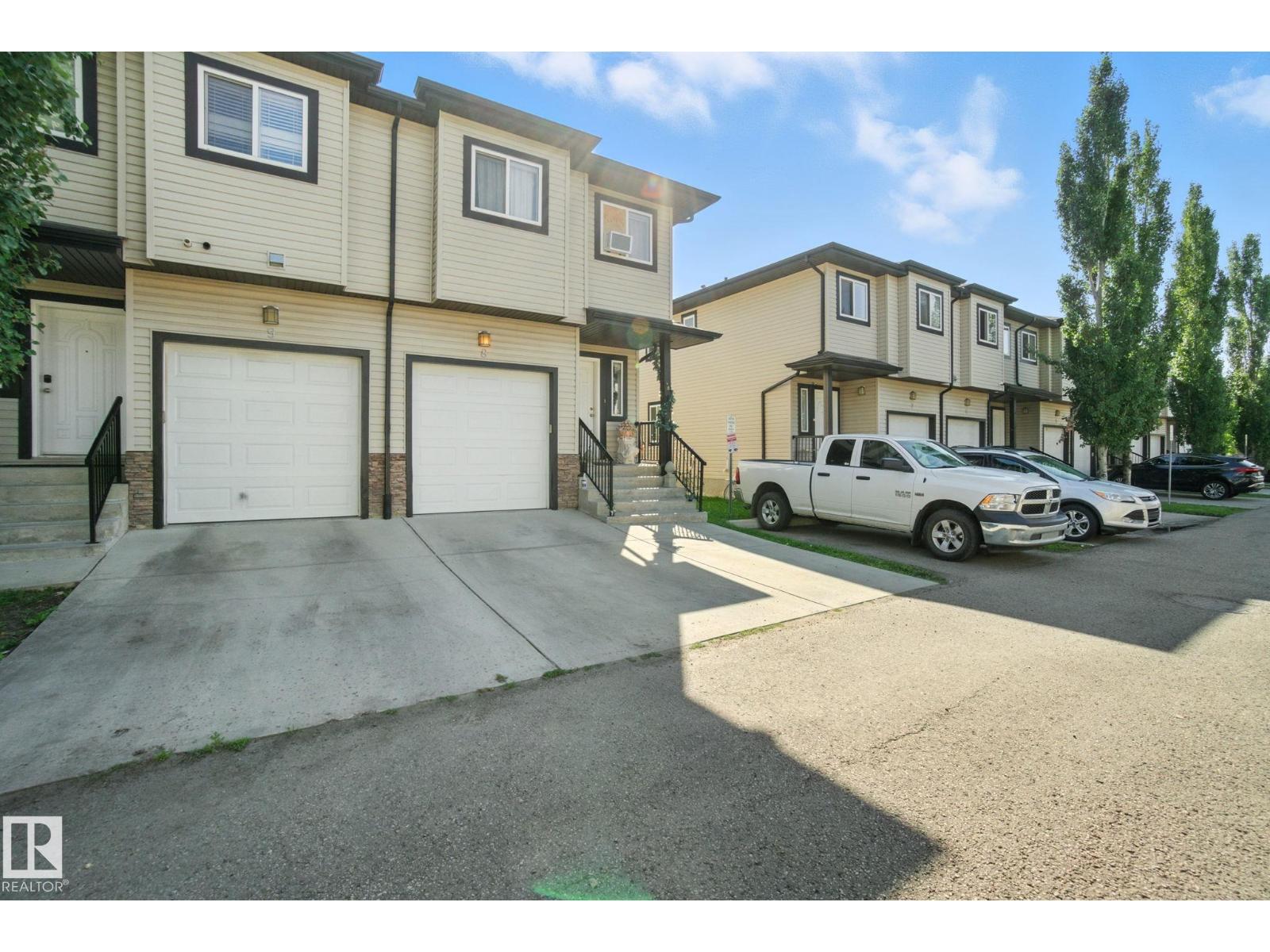 Photo 3 of 8 1820 34 Av Nw, Edmonton AB