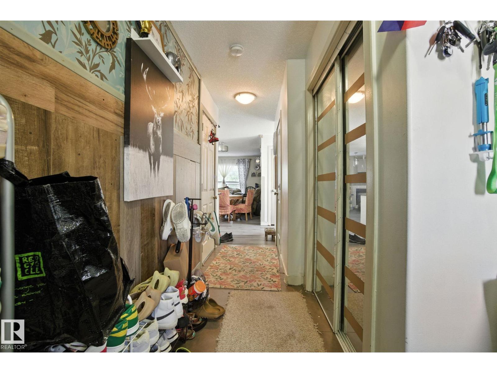 Photo 6 of 8 1820 34 Av Nw, Edmonton AB