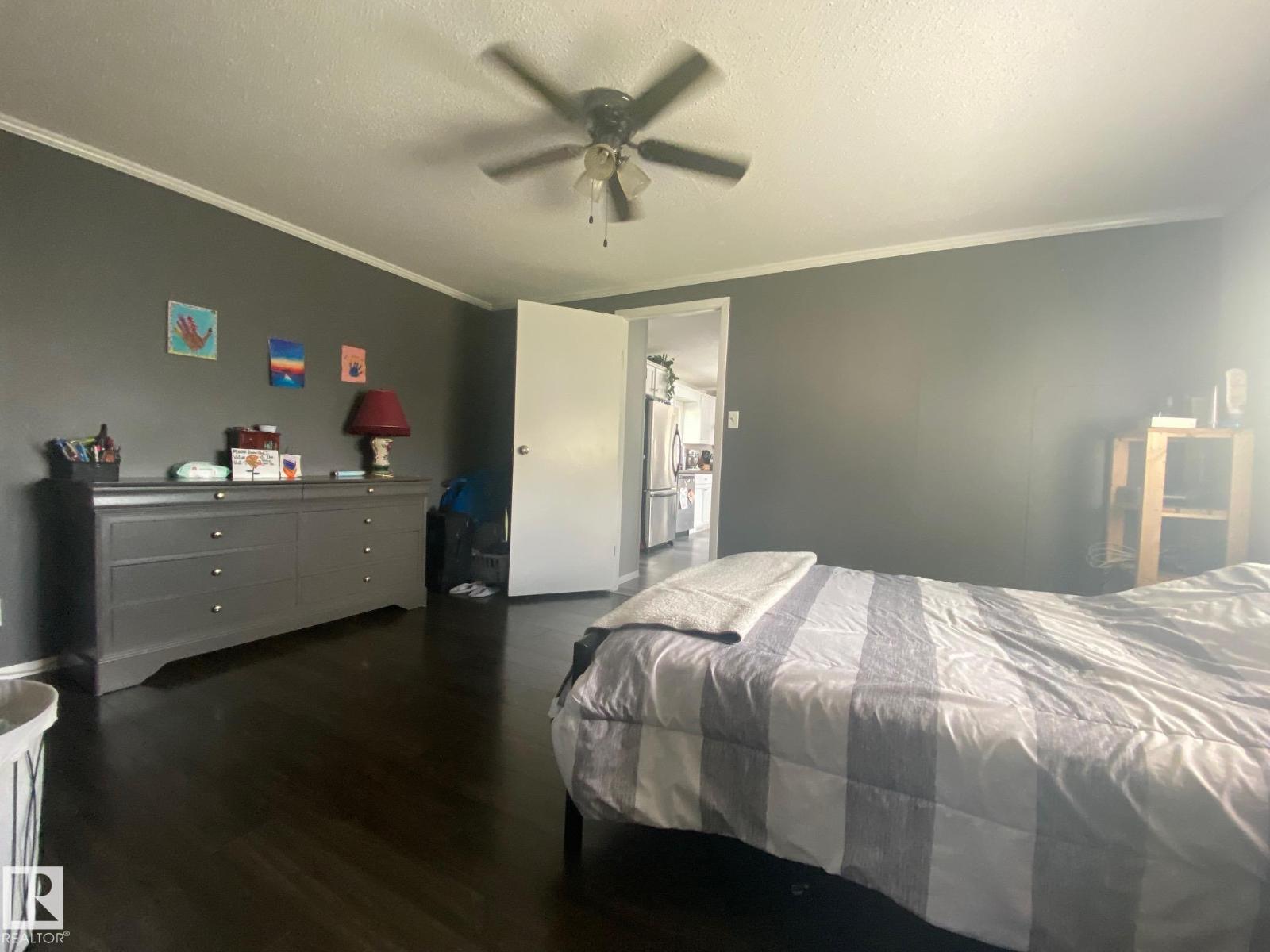 Photo 12 of 52 4204 47 St, Wetaskiwin AB