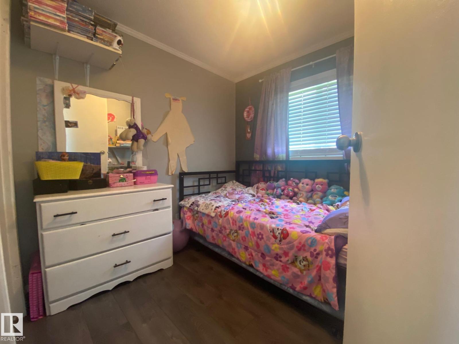 Photo 14 of 52 4204 47 St, Wetaskiwin AB