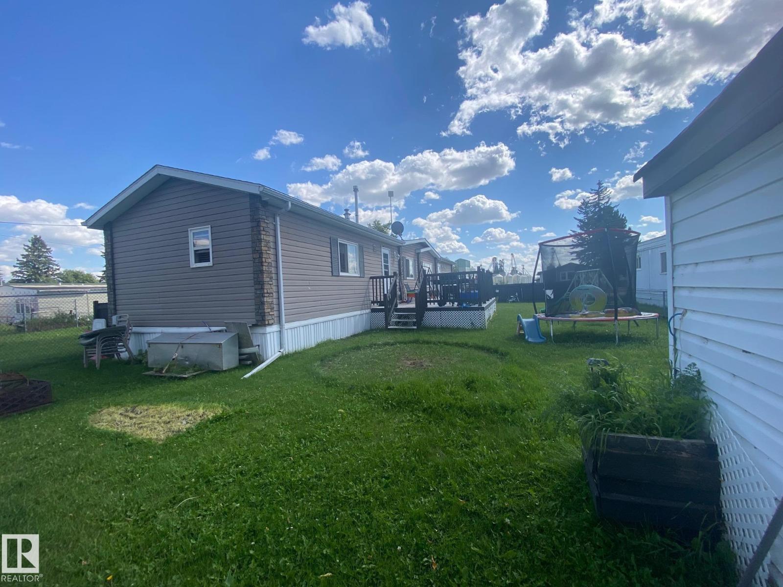 Photo 21 of 52 4204 47 St, Wetaskiwin AB