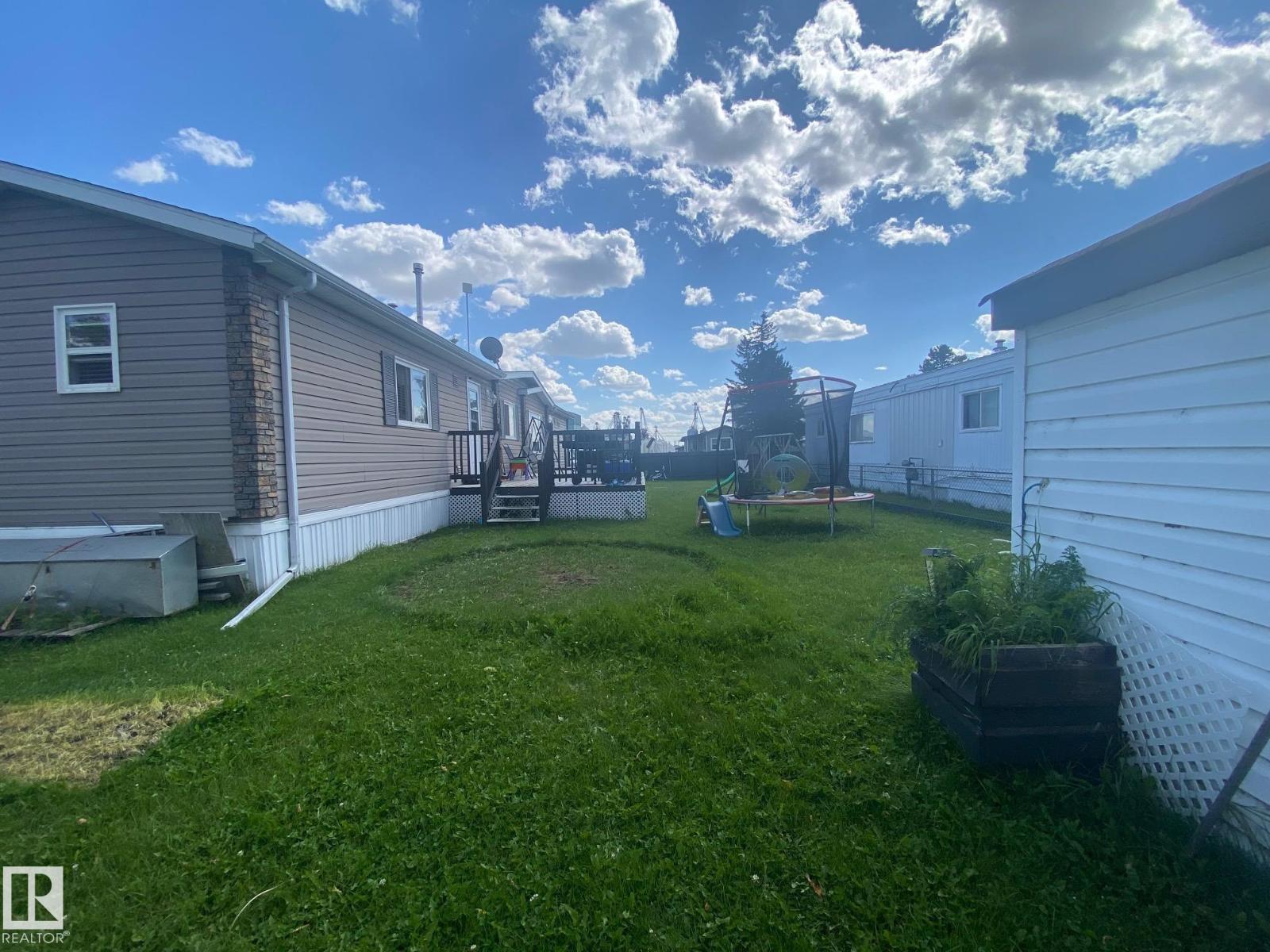 Photo 23 of 52 4204 47 St, Wetaskiwin AB
