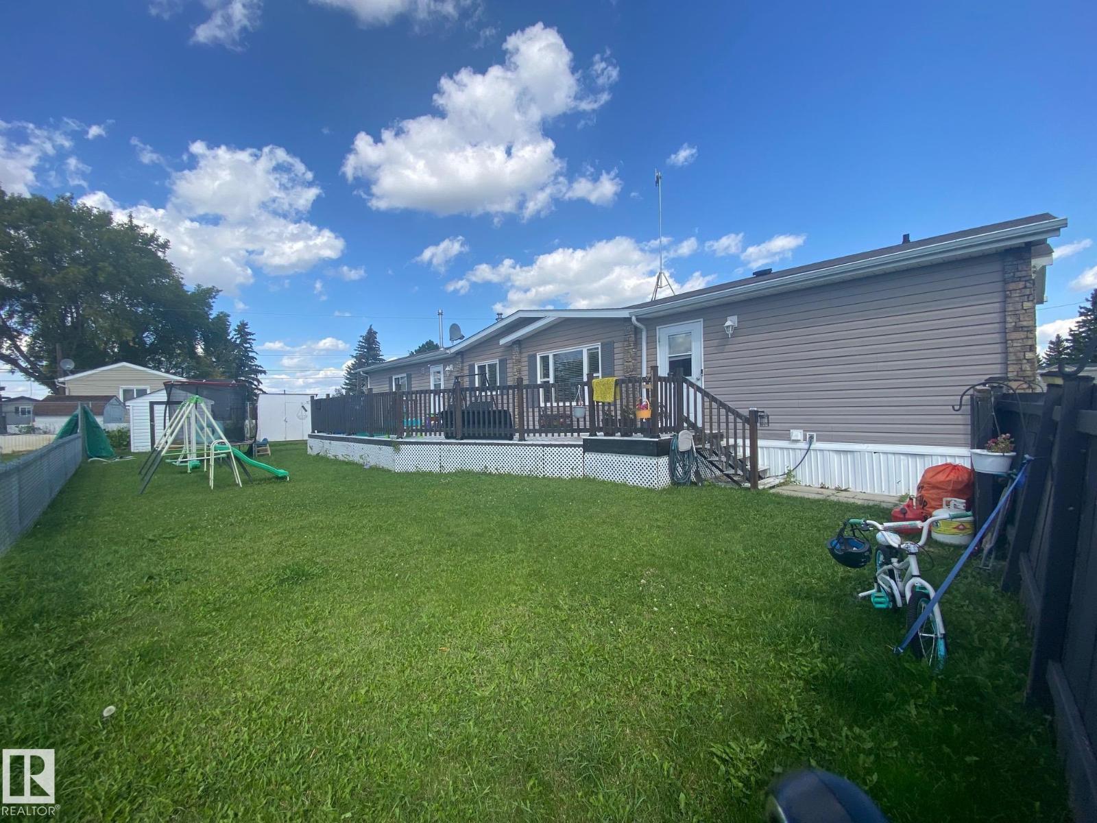 Photo 24 of 52 4204 47 St, Wetaskiwin AB