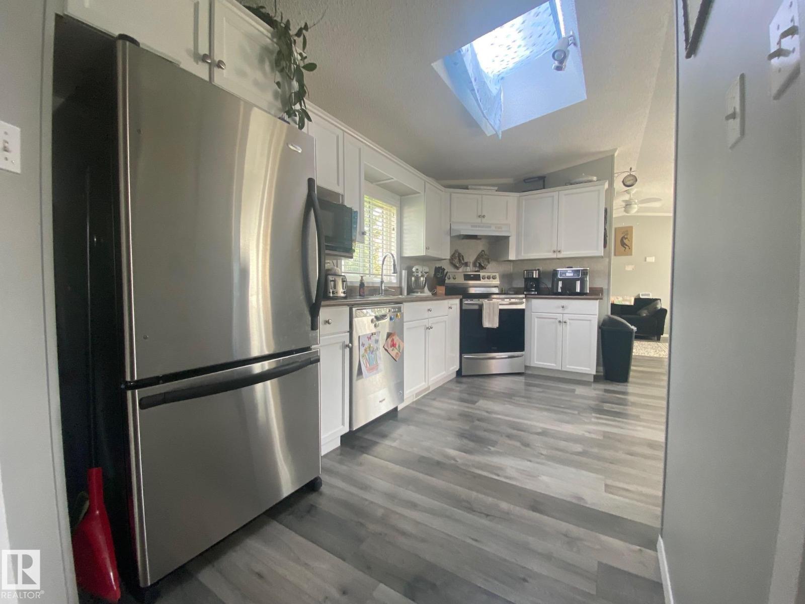 Photo 6 of 52 4204 47 St, Wetaskiwin AB