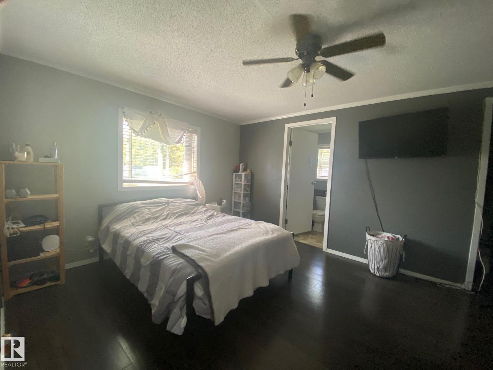 Photo 8 of 52 4204 47 St, Wetaskiwin AB