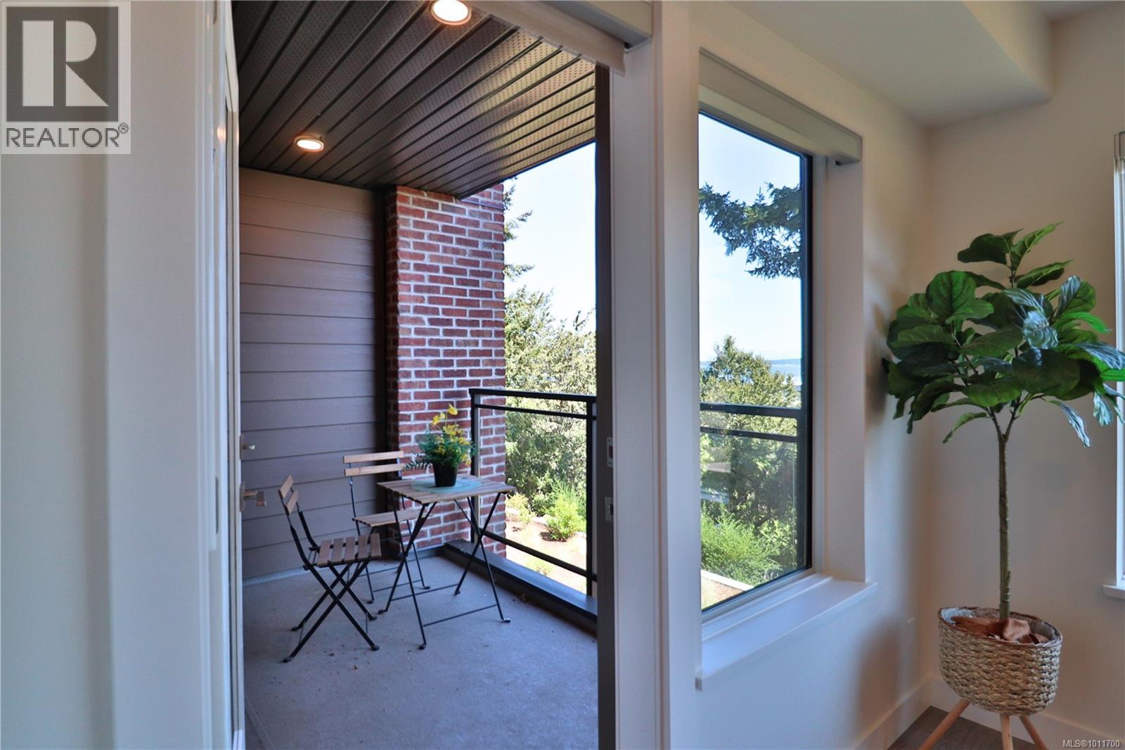 Photo 19 of 206 135 Haliburton St, Nanaimo BC