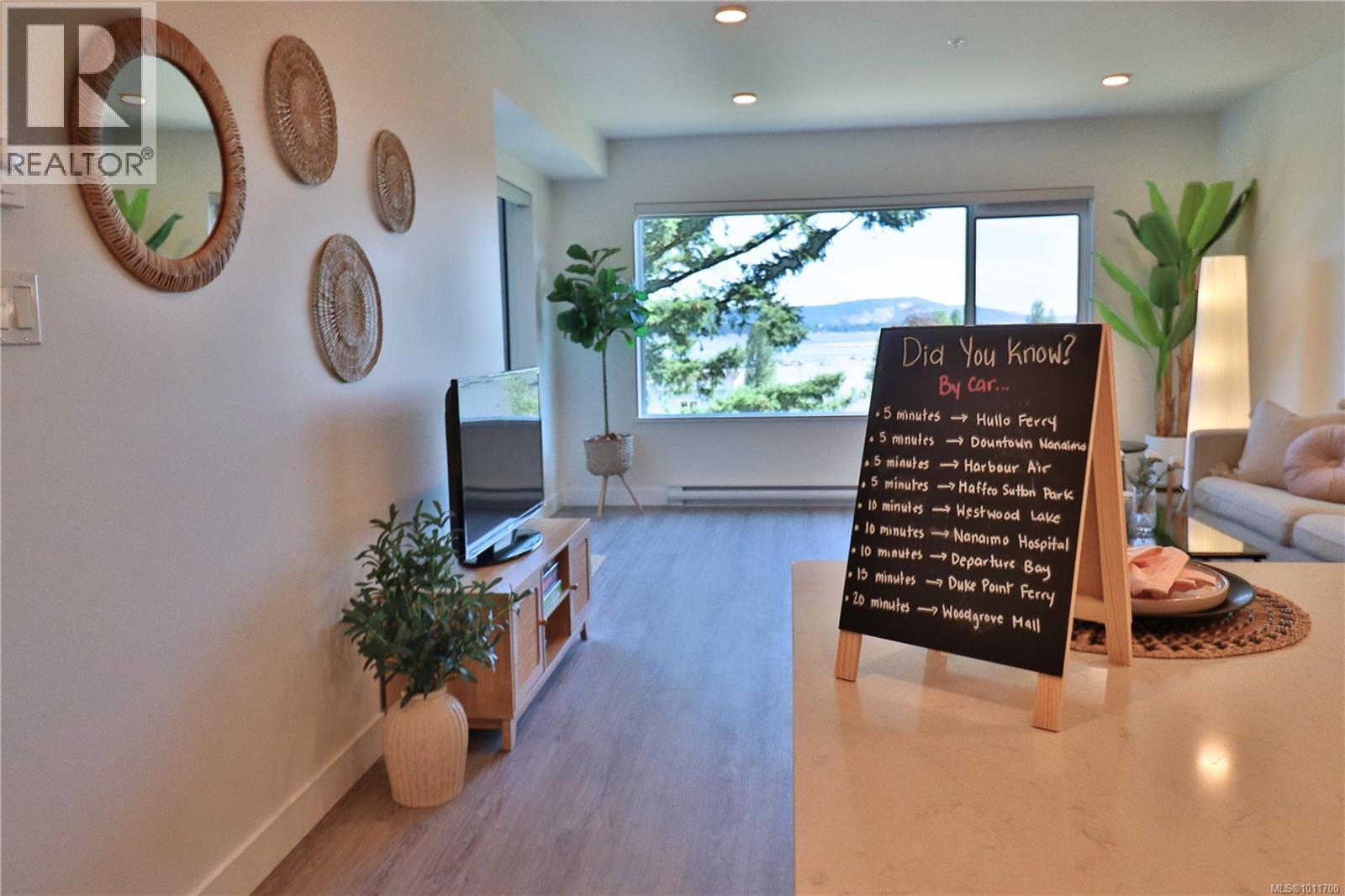 Photo 8 of 206 135 Haliburton St, Nanaimo BC