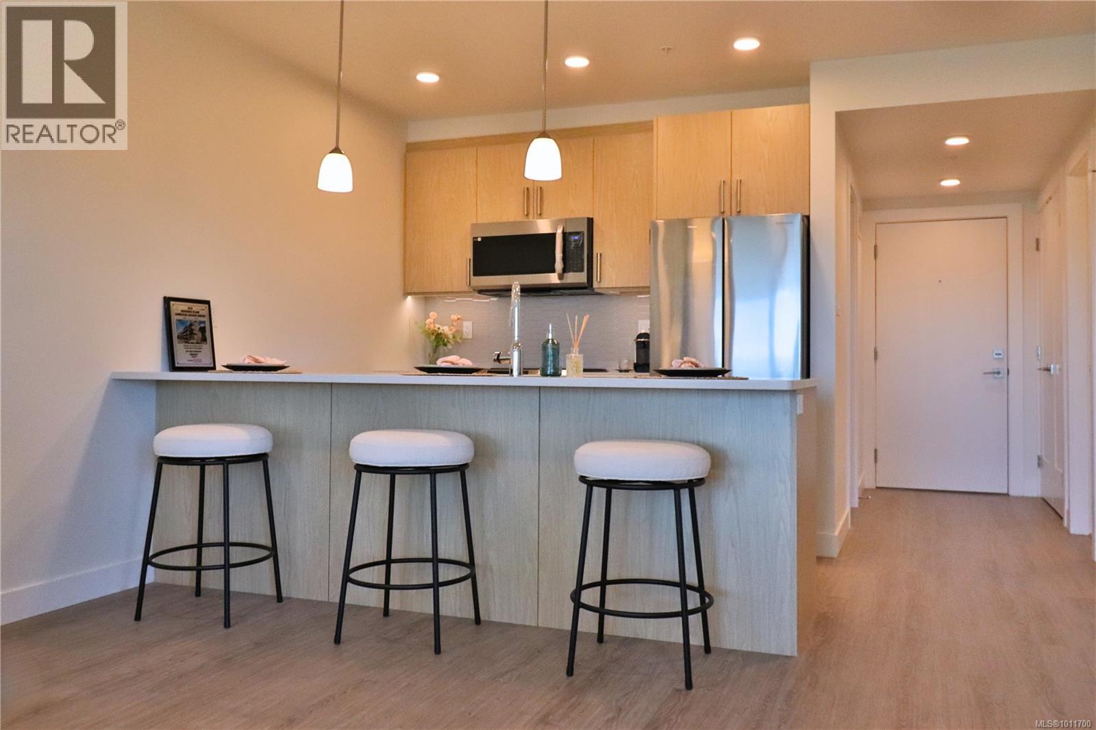 Photo 3 of 206 135 Haliburton St, Nanaimo BC