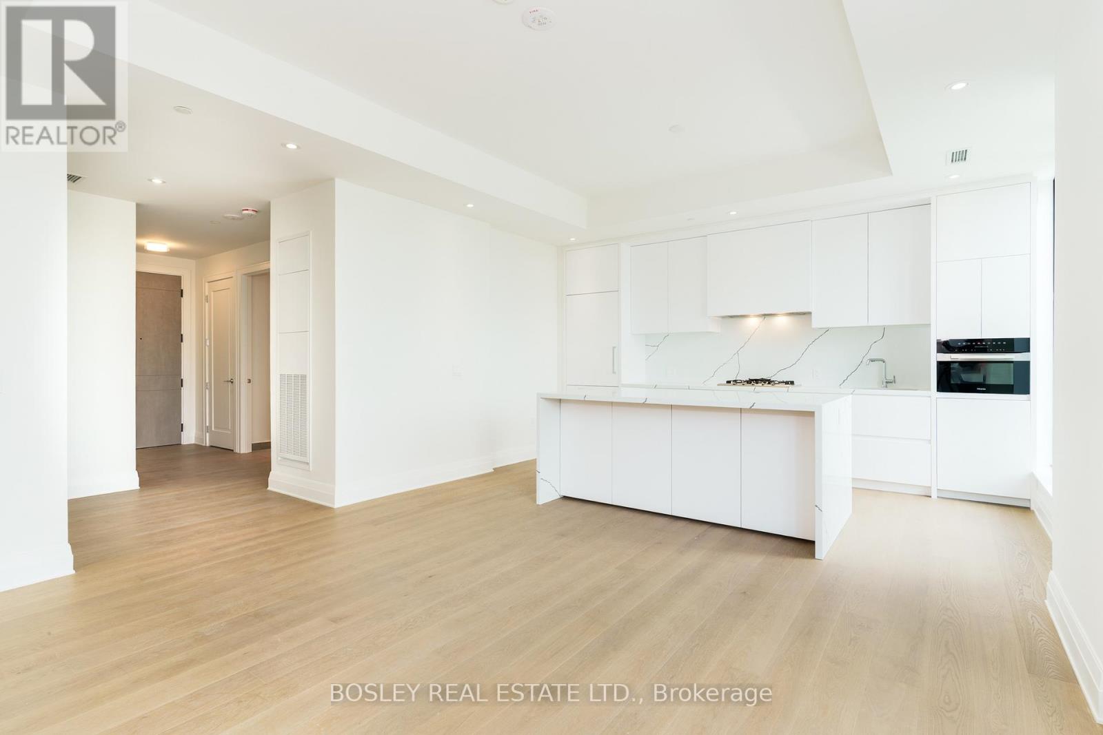 Photo 13 of 708 2 Forest Hill Road, Toronto ON