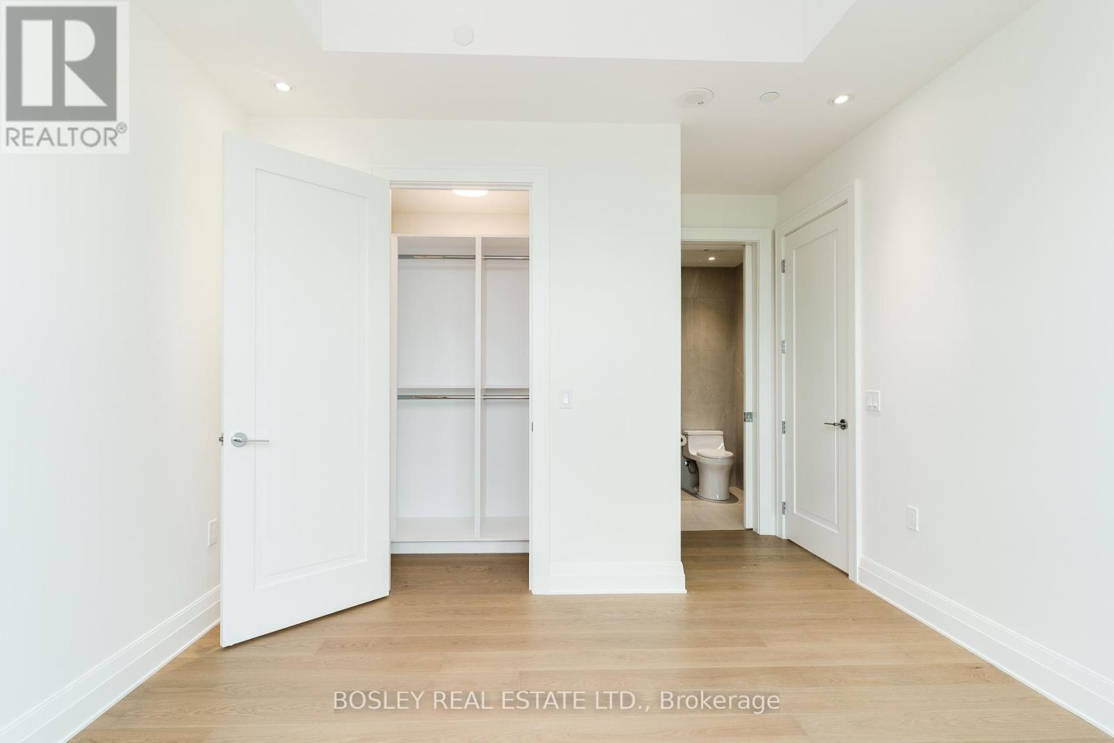 Photo 19 of 708 2 Forest Hill Road, Toronto ON